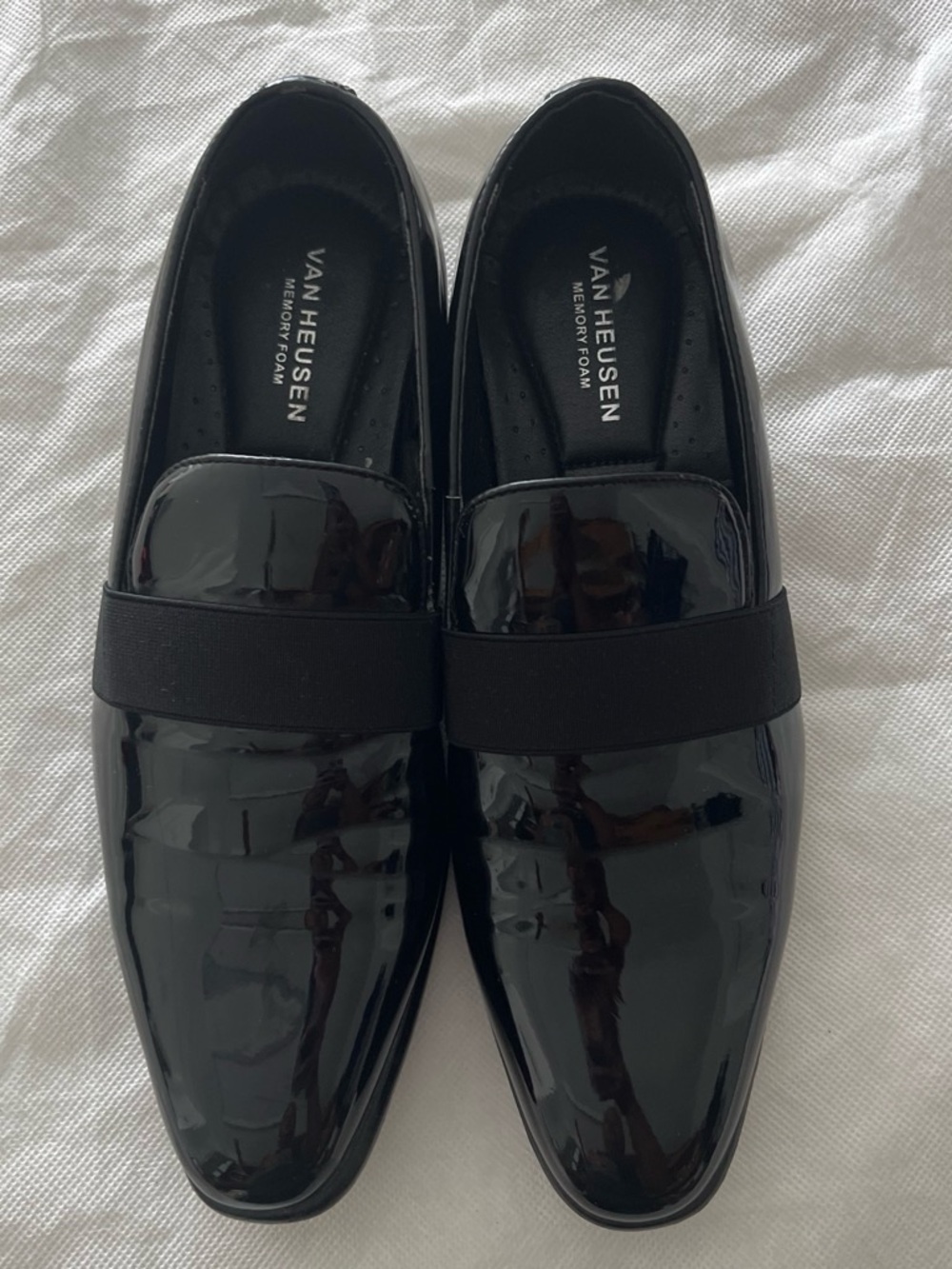 Men’s Black Van Heusen loafers size 8 regular#formal dress patent leather